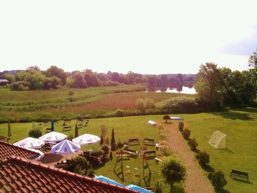 Hotel Daglezja Nad Jeziorem Kornickim Kórnik Kültér fotó