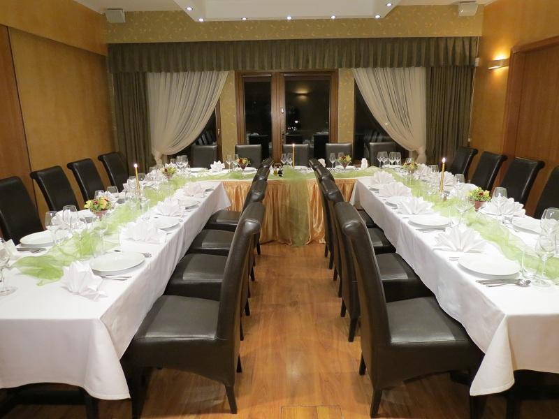 Hotel Daglezja Nad Jeziorem Kornickim Kórnik Kültér fotó