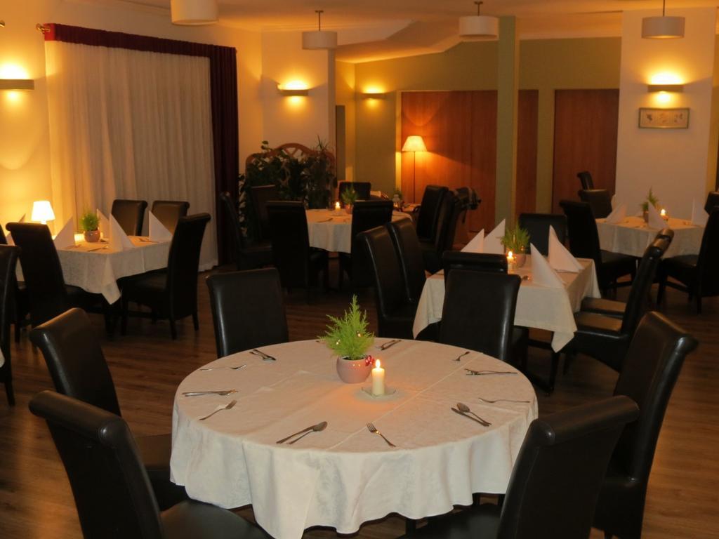 Hotel Daglezja Nad Jeziorem Kornickim Kórnik Kültér fotó