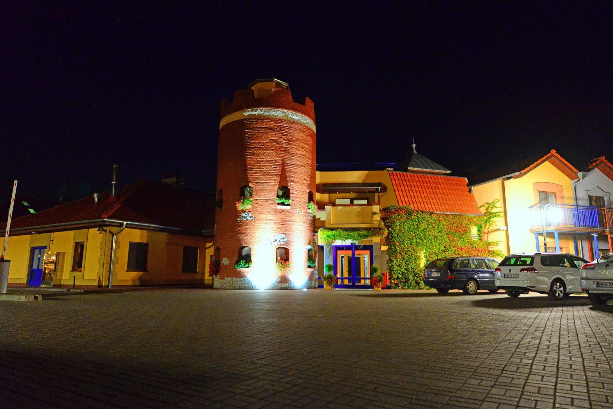 Hotel Daglezja Nad Jeziorem Kornickim Kórnik Kültér fotó